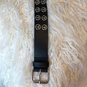 (L) Boho Chic Peace Sign Black/Chrome Wide Belt!
